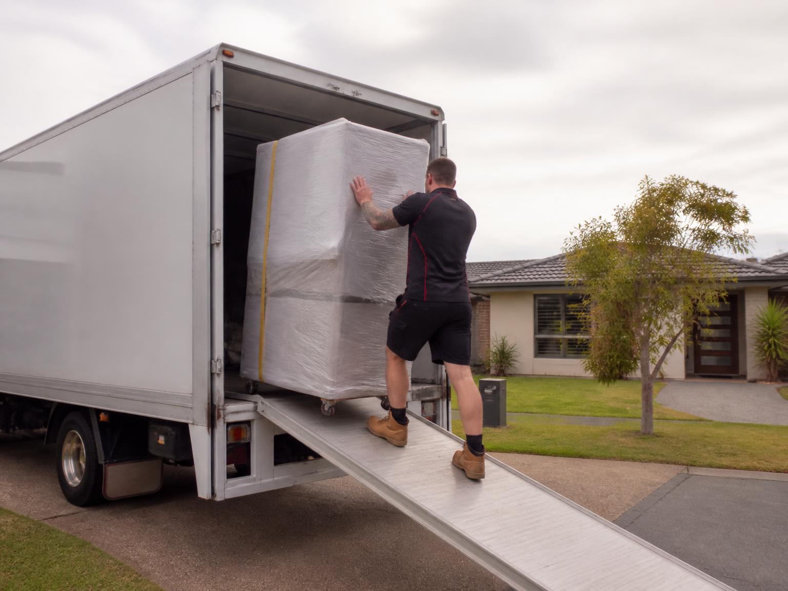 Adelaide to Bundaberg Removalists in Adelaide, SA